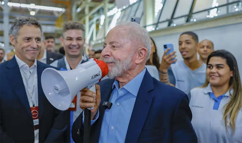 Lula atualiza Programa de Alimentação do Trabalhador