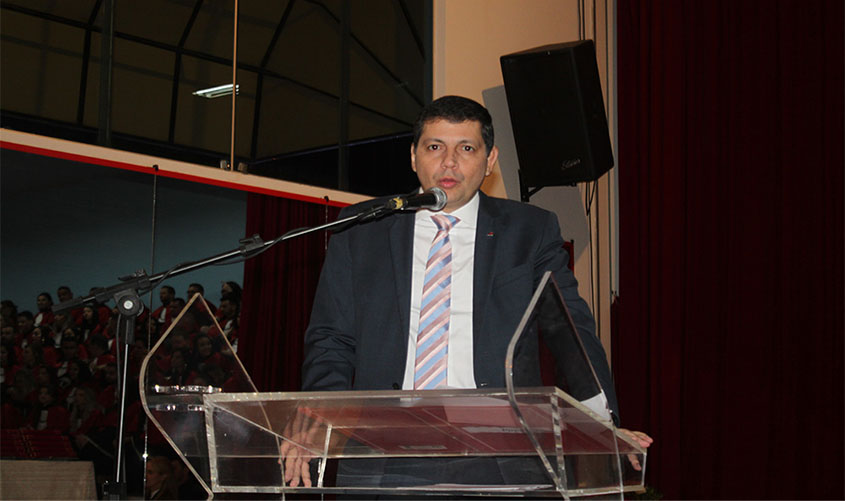 Elton Assis prestigia Cerimônia de Colação de Grau de bacharéis em Direito da Avec