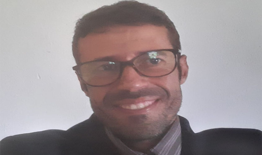 Artista Sul-Fluminense lança seu 102° livro