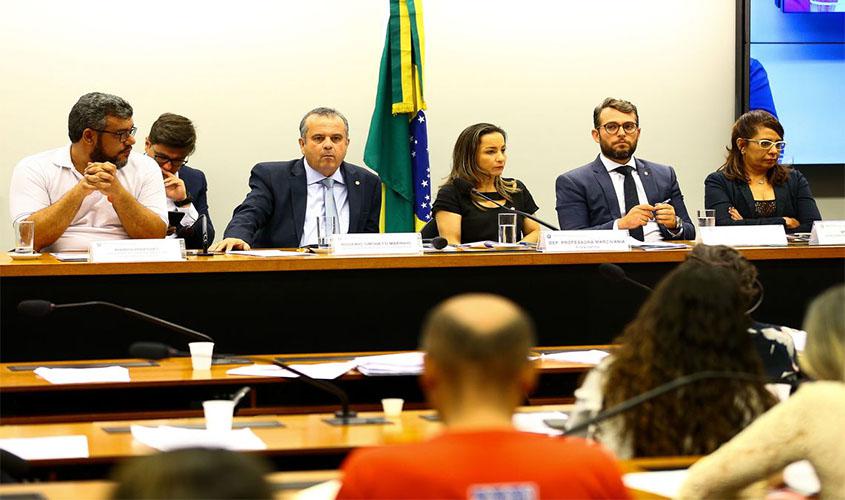 Debate sobre carteira Verde e Amarela divide opiniões na Câmara