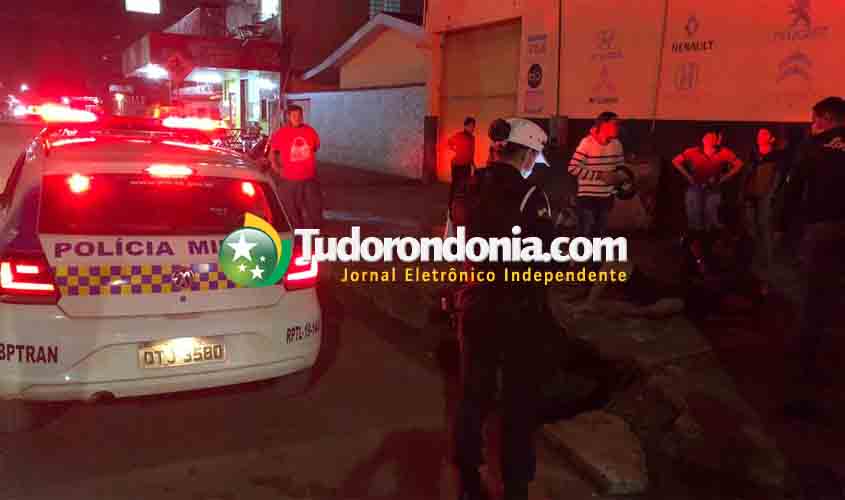 Motociclista fica ferido após batida contra carro na zona Leste