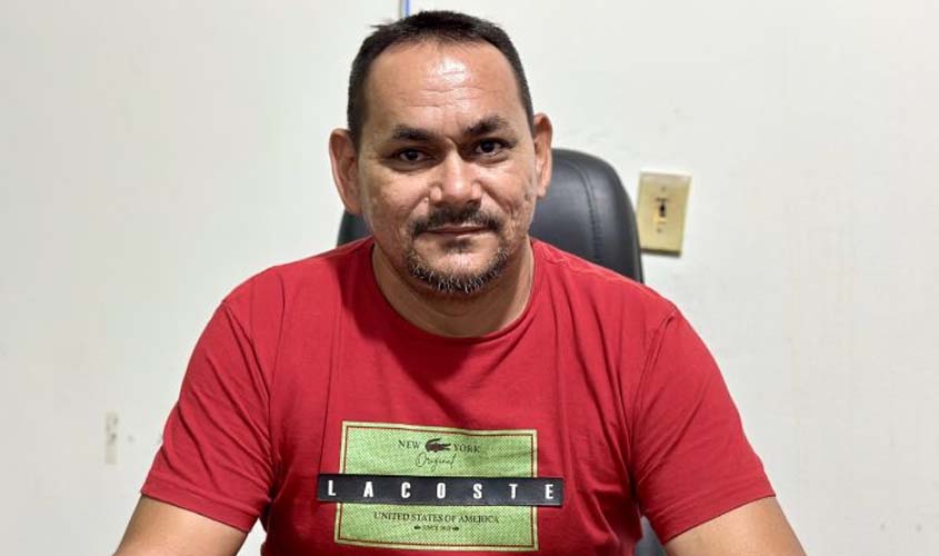 PREFEITO DE CANDEIAS REDUZ SALÁRIOS E DEMITE QUASE 300, TENTANDO SALVAR SEU GOVERNO DO CAOS FINANCEIRO