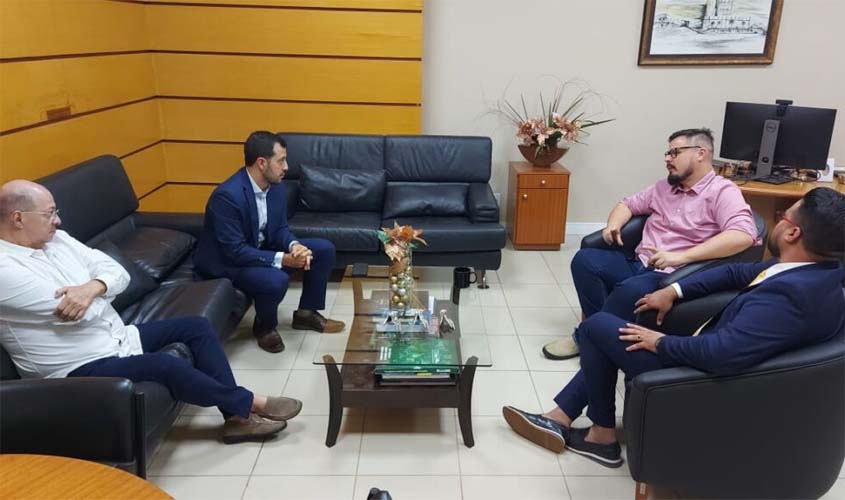 Compromisso com a ESA: Diretor-Geral apresenta planejamento de 2023 para presidente da OAB-RO