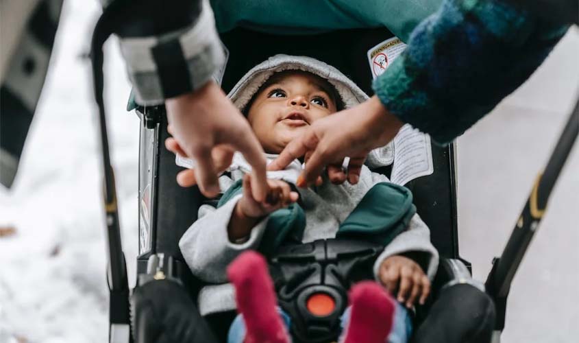 Dicas para o primeiro passeio com o bebê