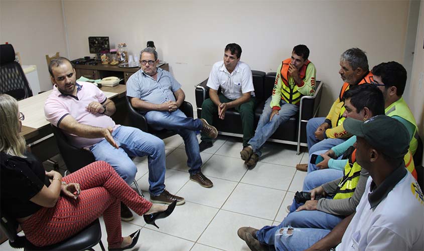 Presidente da Câmara e Mototaxistas de Aplicativo discutem regulamentação da categoria