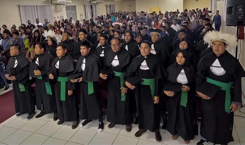 Funai participa da formatura de professores indígenas em Rondônia