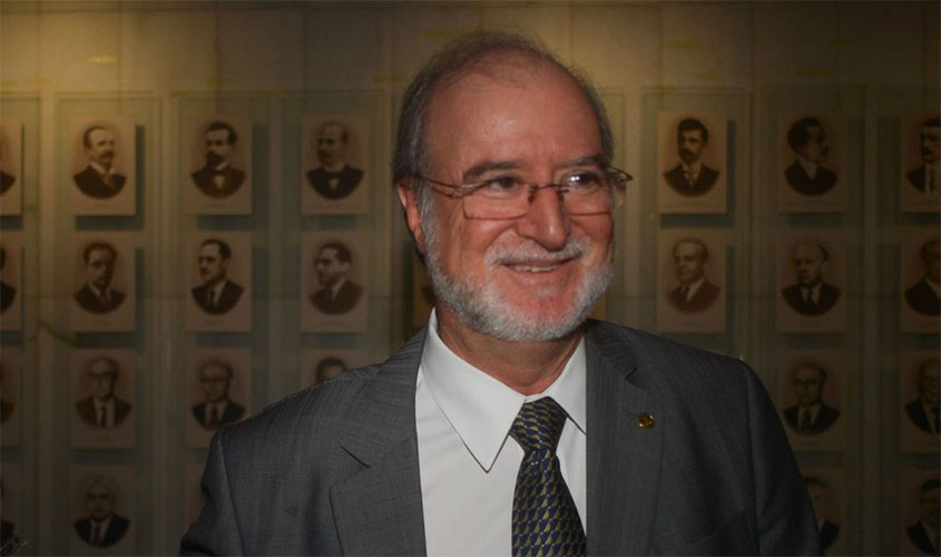 STJ reduz pena, mas mantém condenação de Eduardo Azeredo