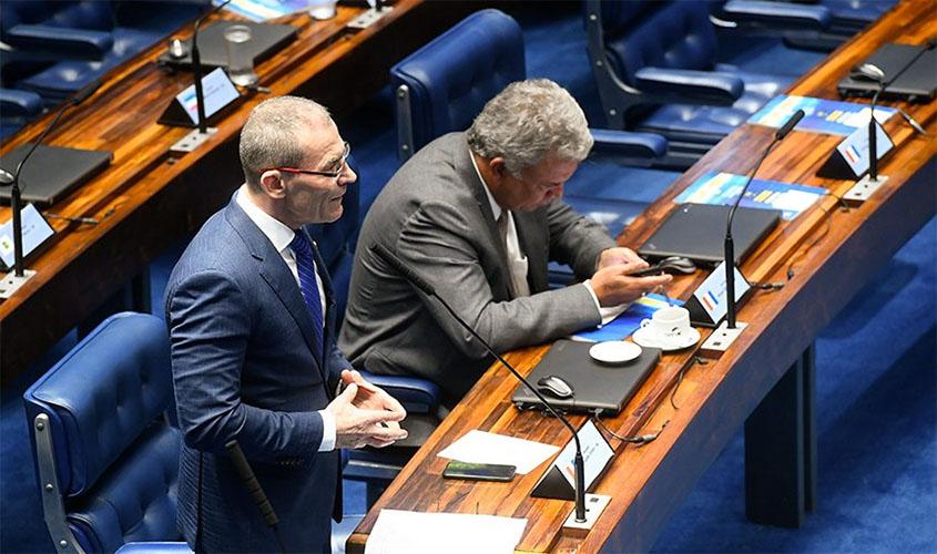 Fabiano Contarato pede voto de repúdio por fala de Guedes sobre servidores  