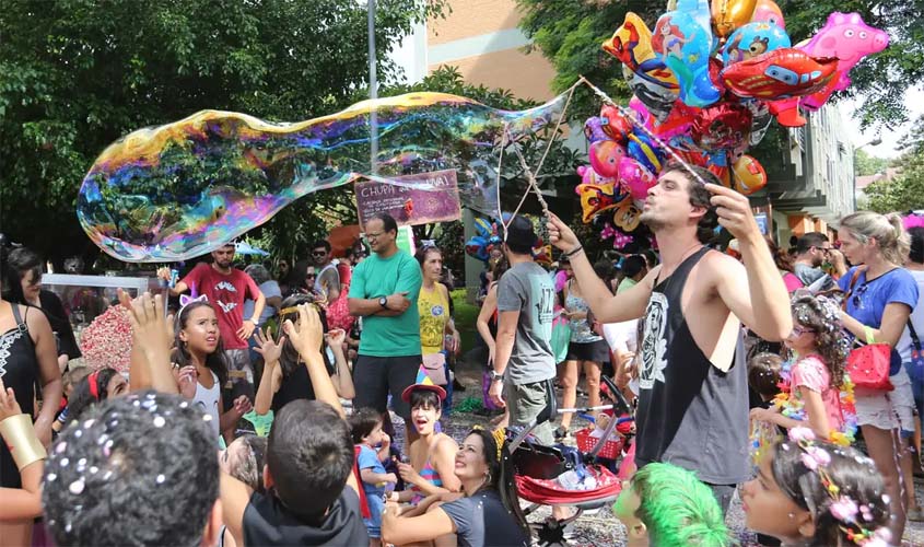 Carnaval: pais não devem postar fotos de crianças