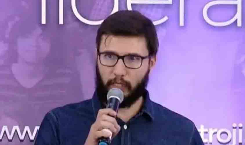 Entre a estrela e a espada