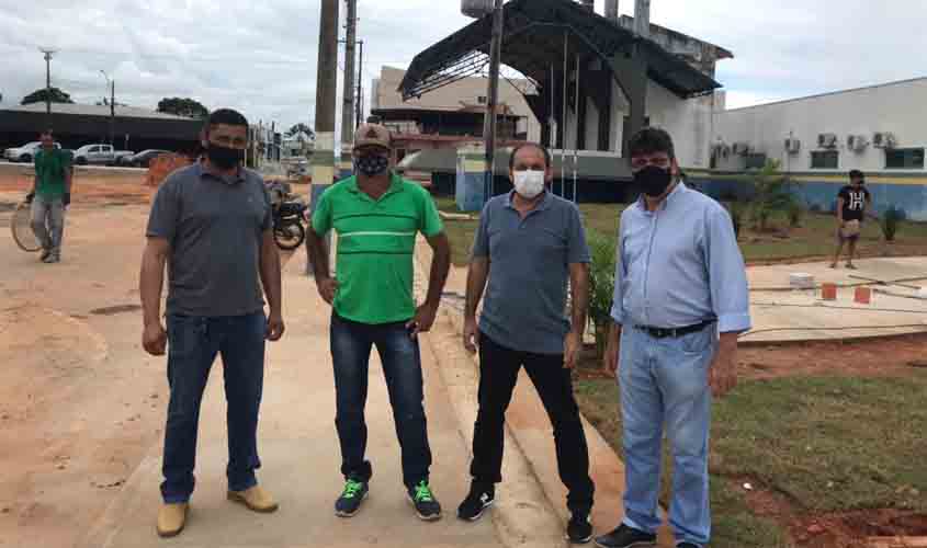 Deputado Laerte Gomes vistoria obras de revitalização na sede da Prefeitura de Presidente Médici