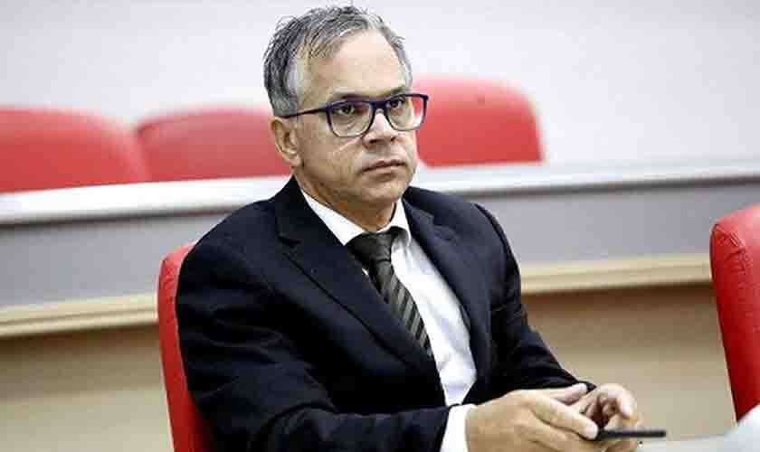 Desembargador suspende processo de cassação de Geraldo da Rondônia