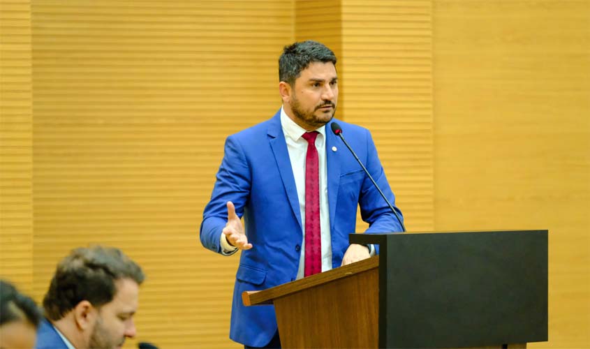 Jean Mendonça defende mais investimento em psicólogos e assistentes sociais nas escolas de Rondônia
