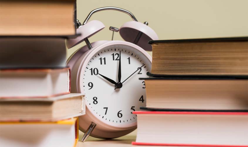 Recreio deve ser computado na jornada de trabalho de professora universitária