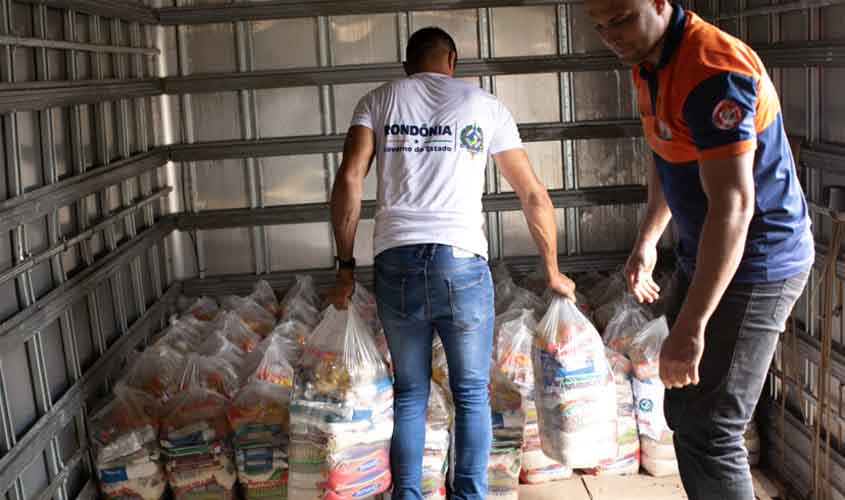 Governo de RO segue apoiando moradores de Porto Velho atingidos pelas cheias; cestas básicas foram enviadas neste sábado para Demarcação