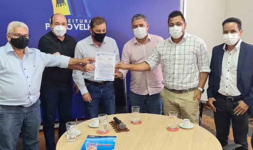 Hildon Chaves recebe vereadores, Sinjor e imprensa da capital para falar sobre vacinação dos profissionais de comunicação 