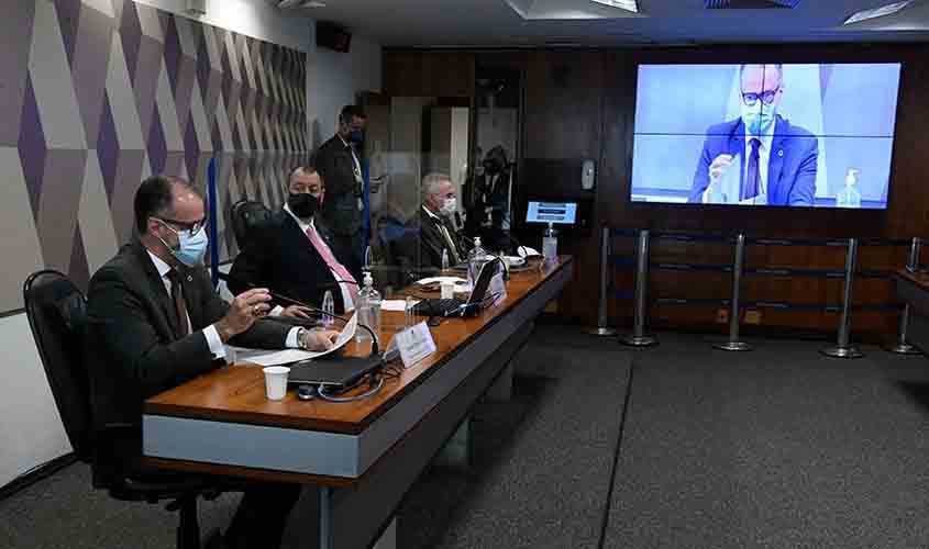 Barra Torres confirma ter havido sugestão de mudar bula da cloroquina