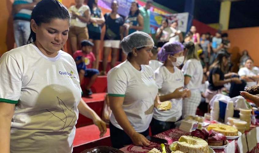 Feira de empreendedorismo comercializa produtos na Escola Vôo do Juruti no bairro JK