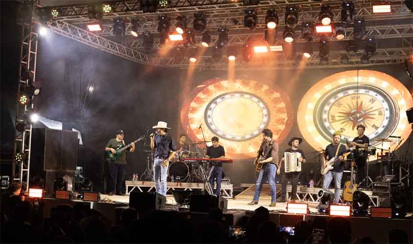 ﻿Com público recorde e show de Jads & Jadson, Paulo da Remap consolida Machadinho como destaque regional nos 37 anos do município