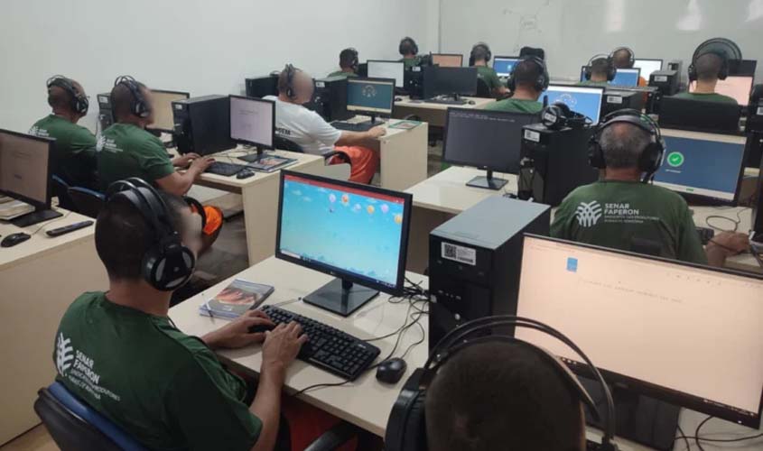 Curso de informática reforça ressocialização em presídio