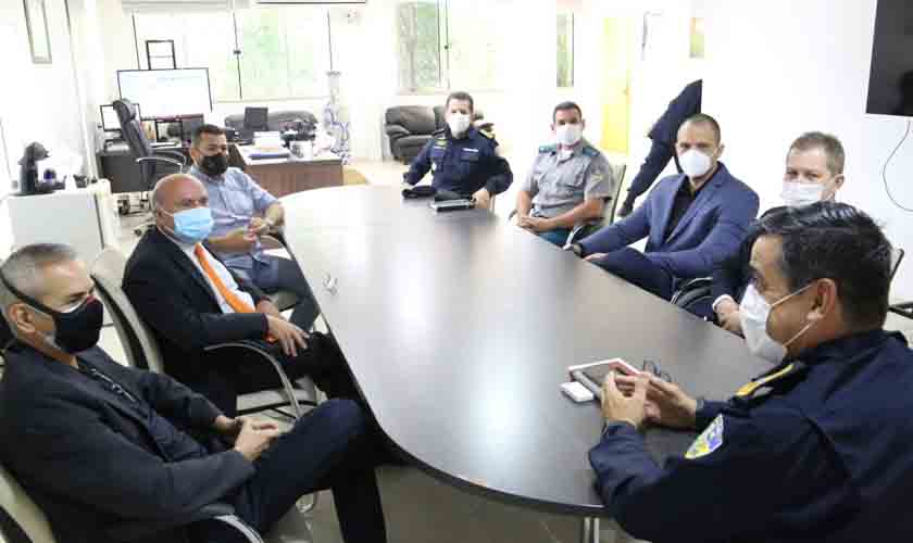 Melhoria salarial - Comando da PMRO apresenta estudo a representantes do Ministério Público