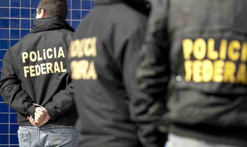 Bolsonaro quer que policiais virem carreira típica de Estado