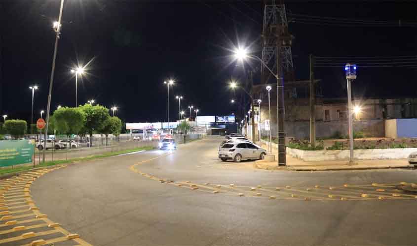 Emdur conclui instalação de postes ornamentais no entorno do Porto Velho Shopping