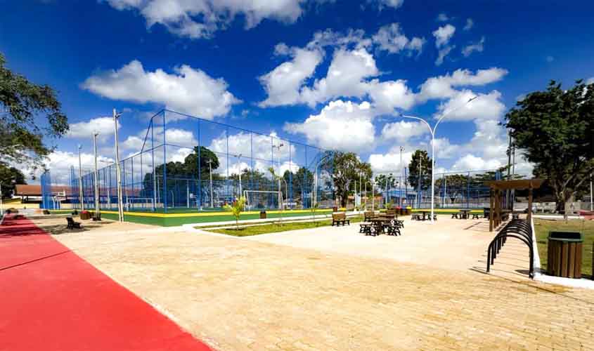 Obra de revitalização da praça no distrito de Vista Alegre do Abunã está em fase de conclusão