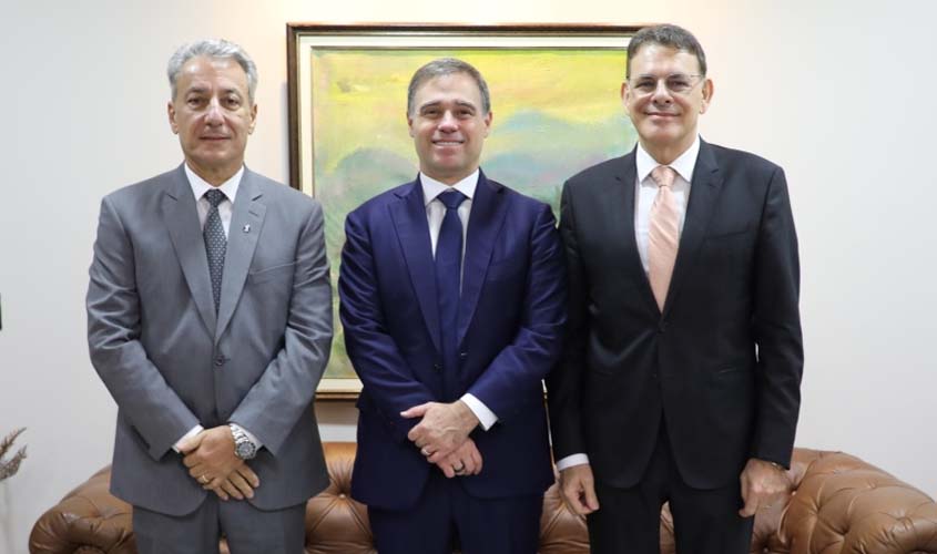 Ministro André Mendonça é recebido por desembargadores do TJRO