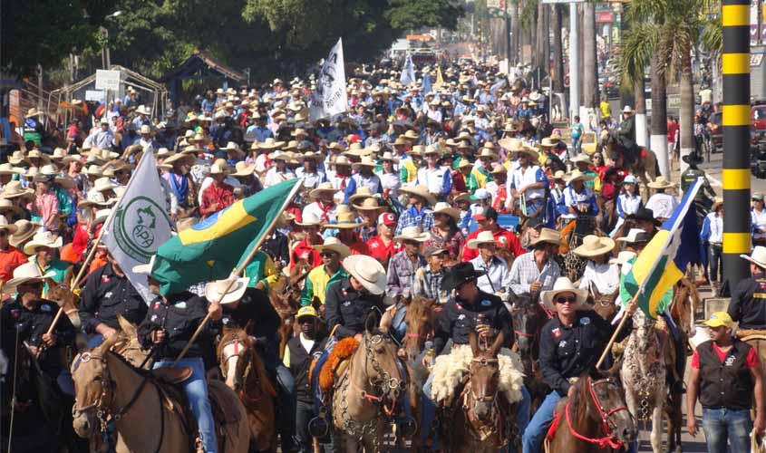 Cavalgada da Expoari neste sábado