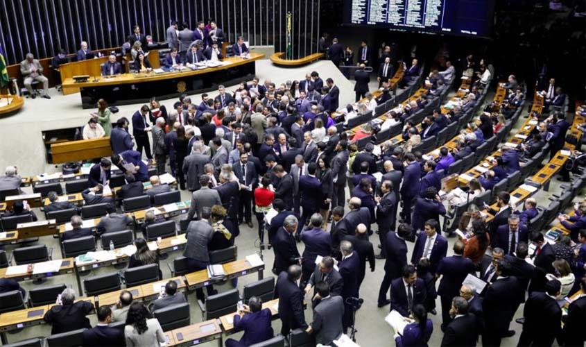 Câmara aprova regras favoráveis a policiais e pensão menor que mínimo na reforma da Previdência