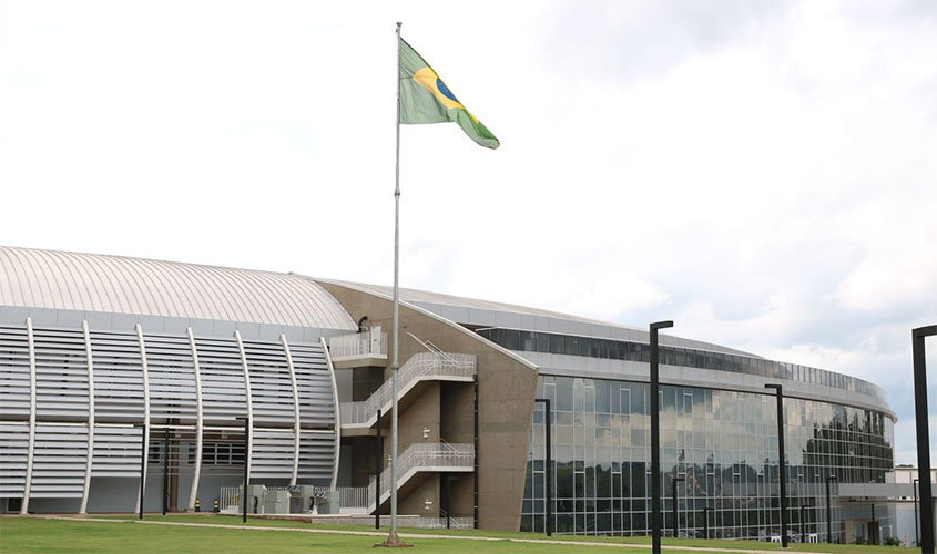 Sirius: acelerador de elétrons revela detalhes do novo coronavírus