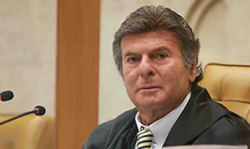 Fux prorroga por 25 dias prazo para repasse de 3,5 bilhões para garantir internet a professores e alunos da rede pública