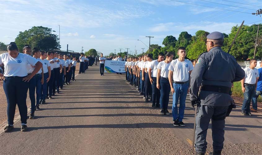 Governo federal vai encerrar programa de escolas cívico-militares
