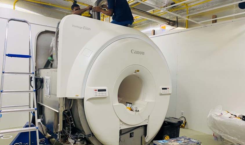 Começa instalação do aparelho de ressonância magnética no CDI