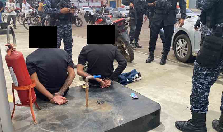 Polícia prende  dupla armada em pátio de posto  de combustível em Porto Velho