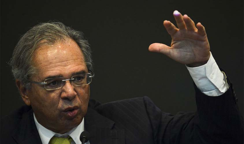 'Tenham um pouco de paciência', diz Guedes sobre recuperação econômica