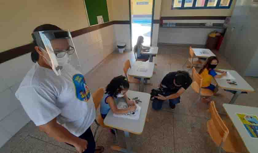 Alunos da educação infantil e ensino fundamental voltam às aulas presenciais na segunda-feira em Porto Velho