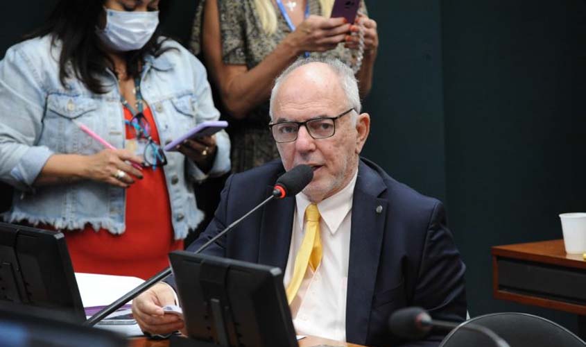 Proposta estabelece piso salarial de R$ 3.200 para vigilantes