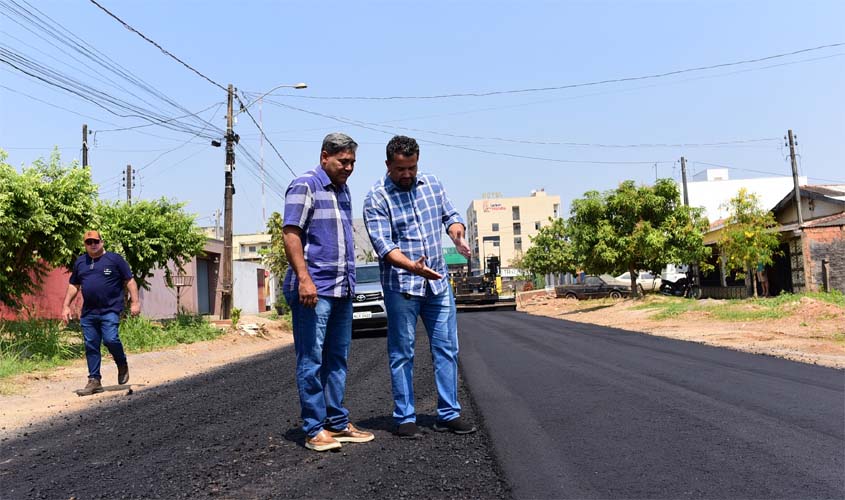Semosp começa a pavimentar a rua Hermínio Victorelli, no 2 de Abril