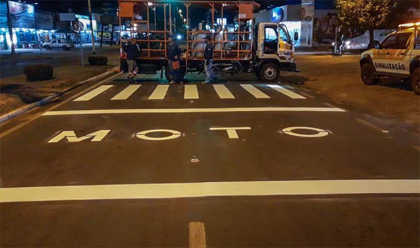 Sinalização de vias recebe constante atenção da AMT