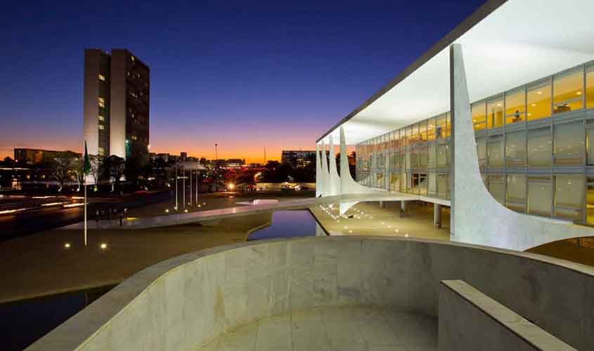 Sancionada isenção do IR para quem recebe até dois salários mínimos