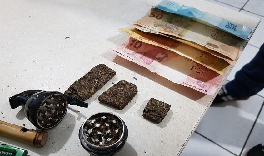 Homem é preso em boca de fumo 