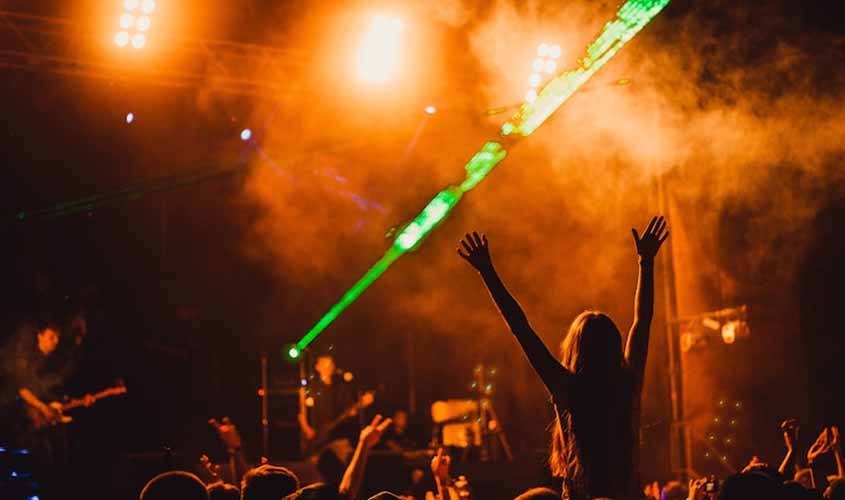 Em clima de Rock in Rio: sapatos que são uma boa pedida para curtir shows