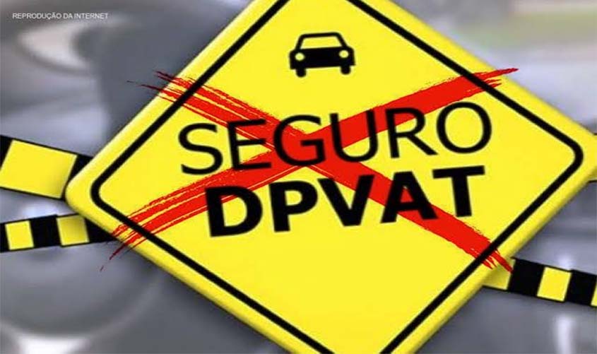 Bolsonaro assina medida provisória que extingue o Dpvat