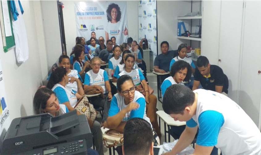 Prefeitura realiza 1ª Feira do Jovem Empreendedor