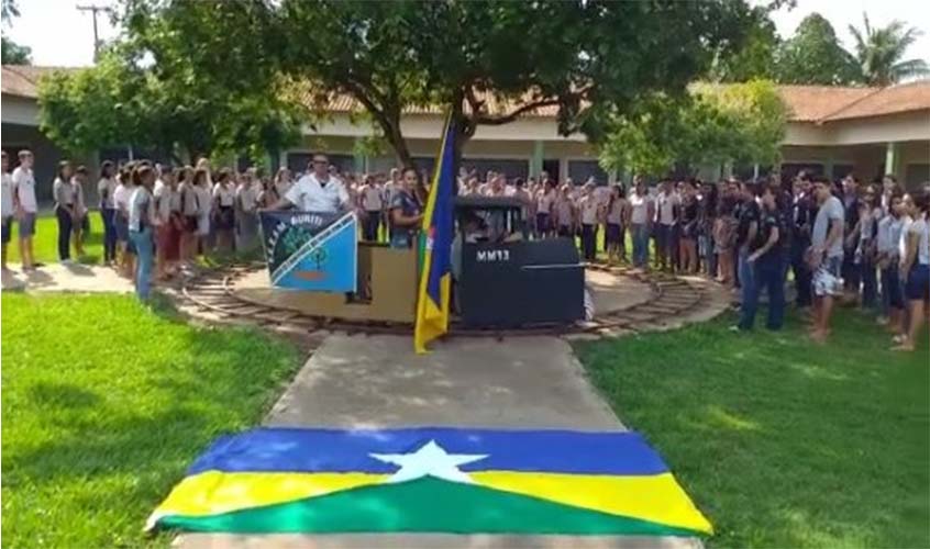 Aluna conquista medalha de ouro no Projeto Jovem Senador