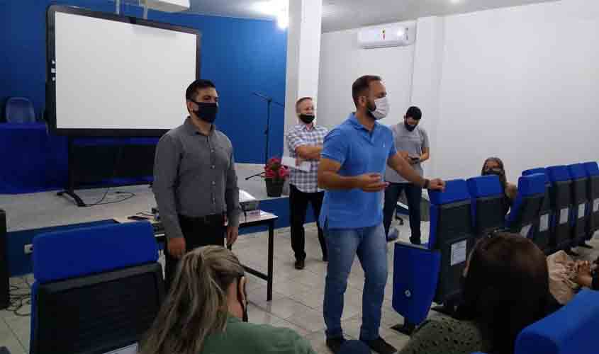 Prefeito anuncia quitação de retroativos de servidores na folha de novembro