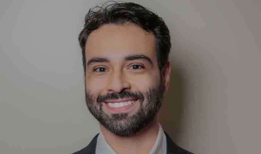 Moradores de rua são pagos para espalhar panfletos difamatórios contra Vinícius Miguel