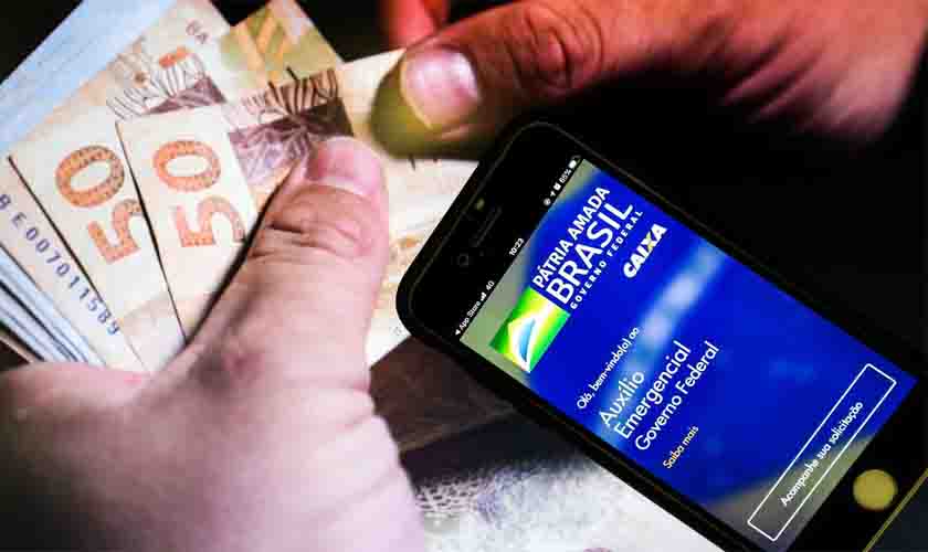 Trabalhadores nascidos em agosto podem sacar auxílio emergencial